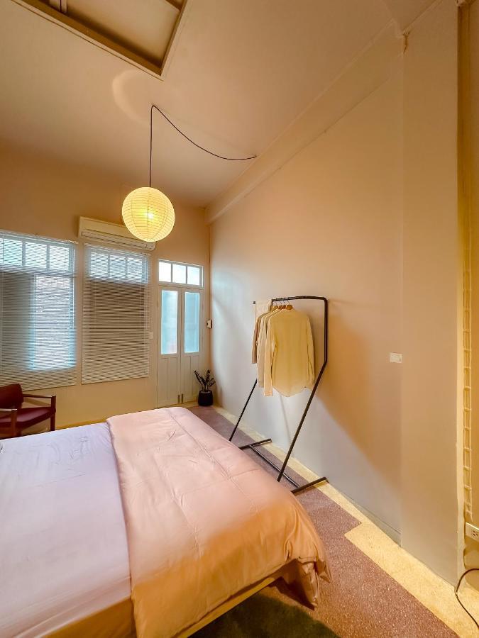 Cozy Room At The Coffee Store Charoenkrung Bangkok Esterno foto