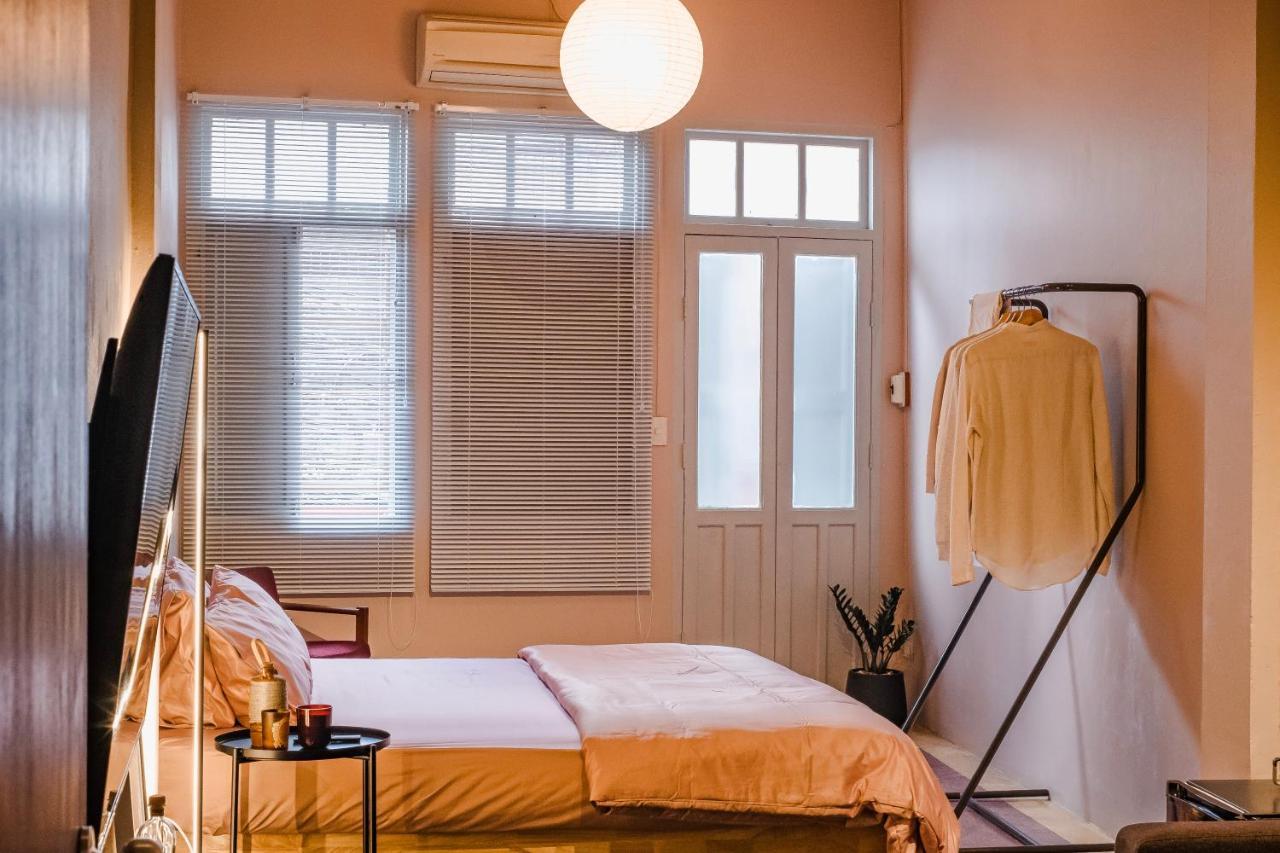 Cozy Room At The Coffee Store Charoenkrung Bangkok Esterno foto